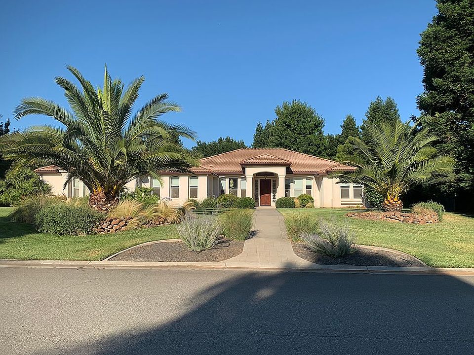 2nd image of 13947 Lindbergh Cir