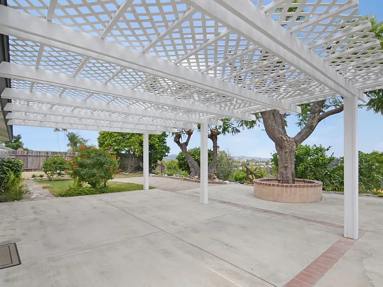 25121 Monte Verde Dr — Photo 17