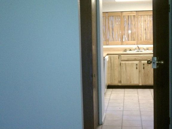 5th image of 906 E Shobe Dr