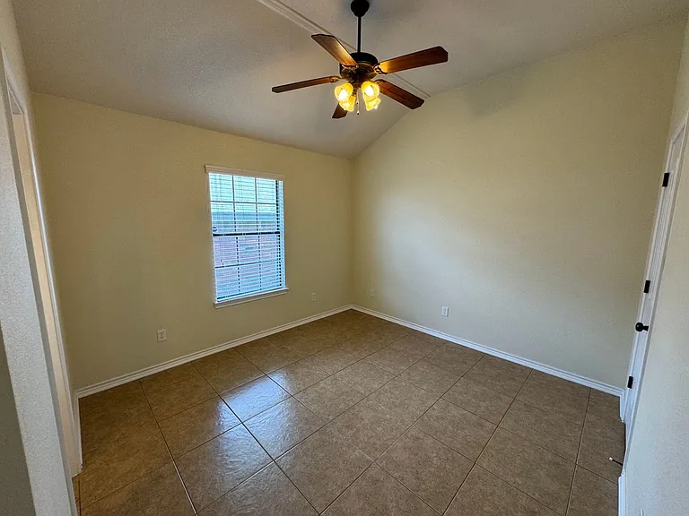 5702 Graphite Dr — Photo 20