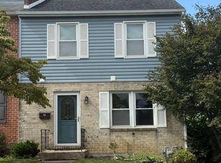 30 William Penn Dr, Chambersburg, PA 17201