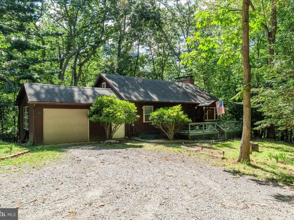 12156 Pine Tree Ln, Lusby, MD 20657