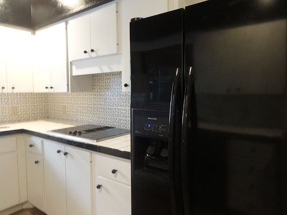 3rd image of 1561 Mission Valley Blvd