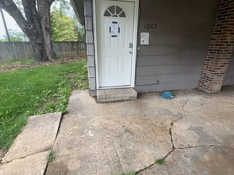 1267 Phillips Dr — Photo 16