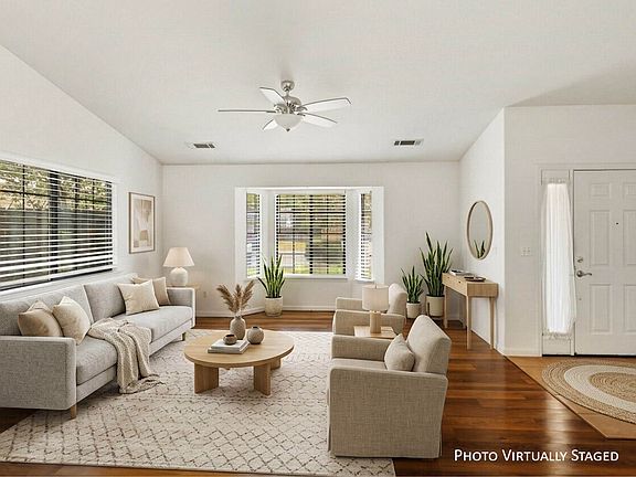 5th image of 4448 Rose Terrace Dr