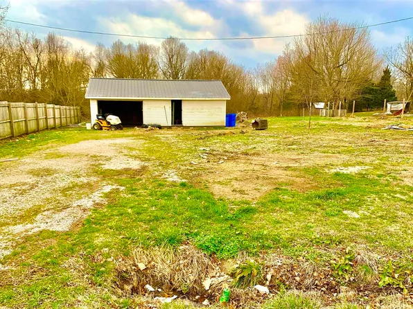 857 Old Mammoth Cave Rd, Cave City, KY 42127