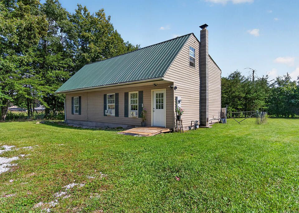 1st image of 8622 Vandever Rd