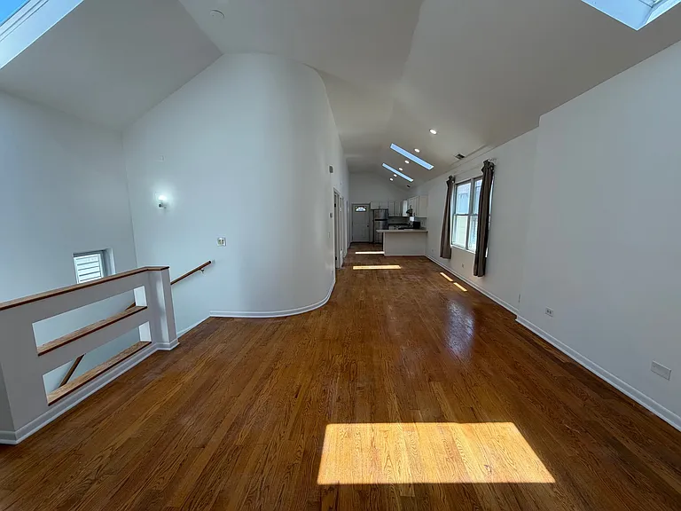 925 S Carpenter St #2F — Photo 4