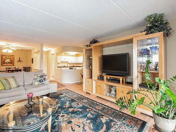 4th image of 6401 W Berteau Ave #8-417