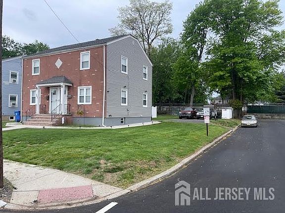 4th image of 545 Olive Pl