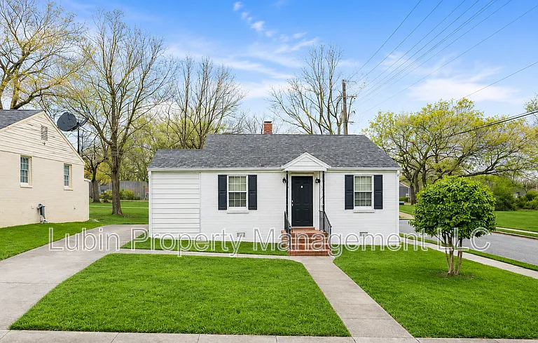 1047 Randle St — Photo 3