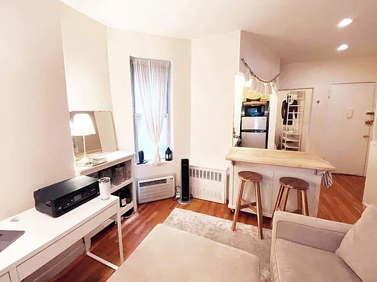Rented by Voro NYC | media 4