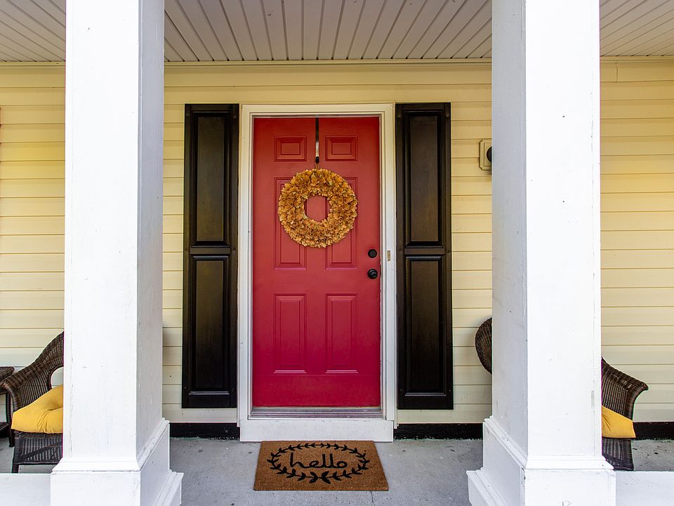 1st image of 55 Clover Ct