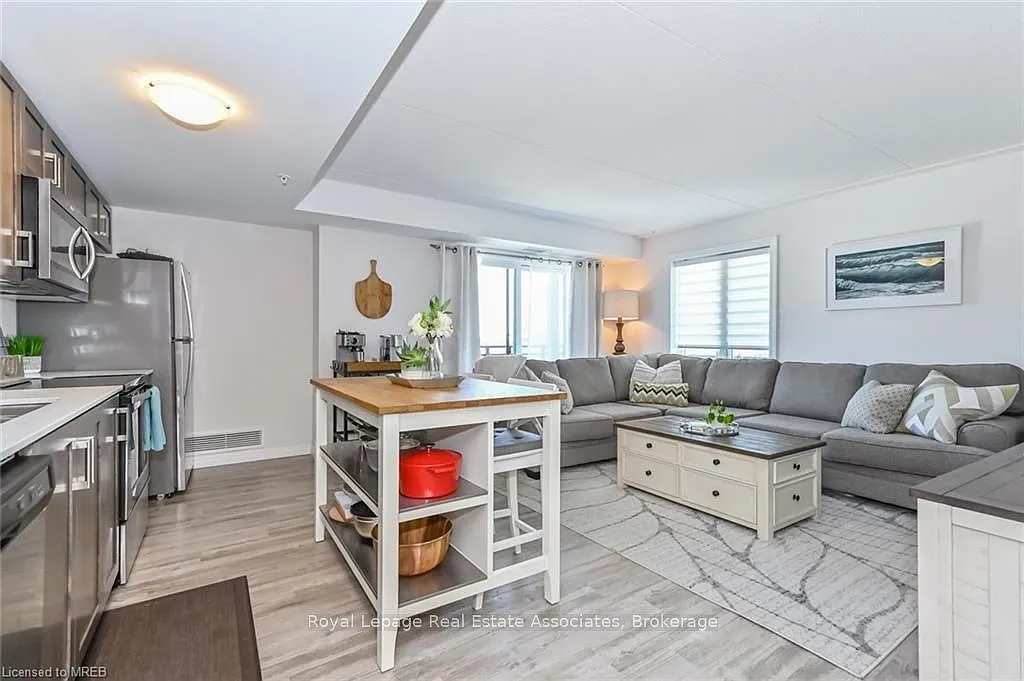Building Photo - 108 Summit Ridge Dr #302
