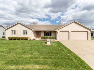 321 Patricia Ln, Wrightstown, WI 54180