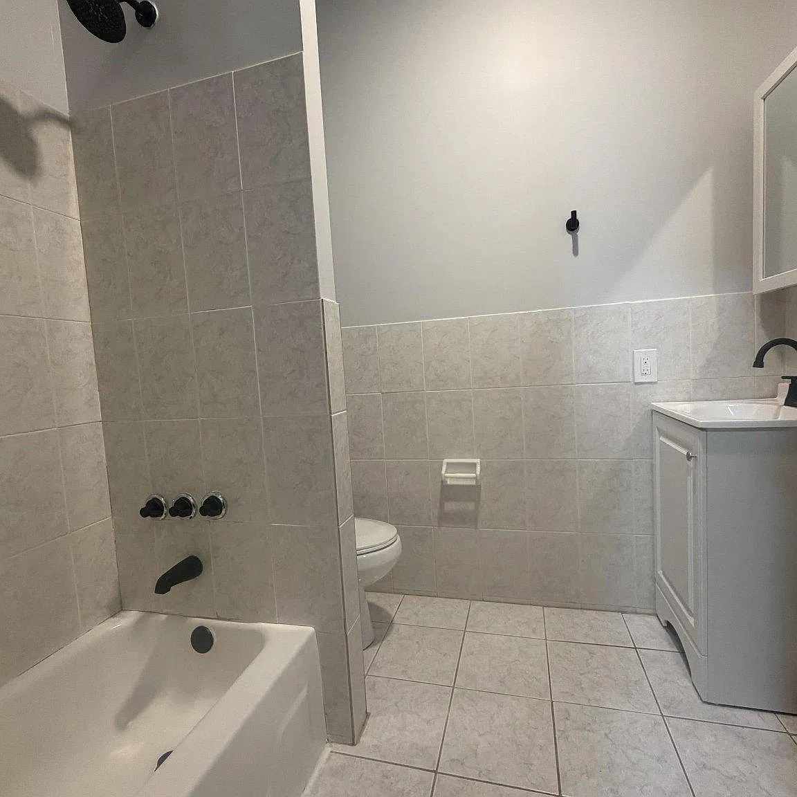 1 bed, 2445 sqft, $1,400 — Photo 1