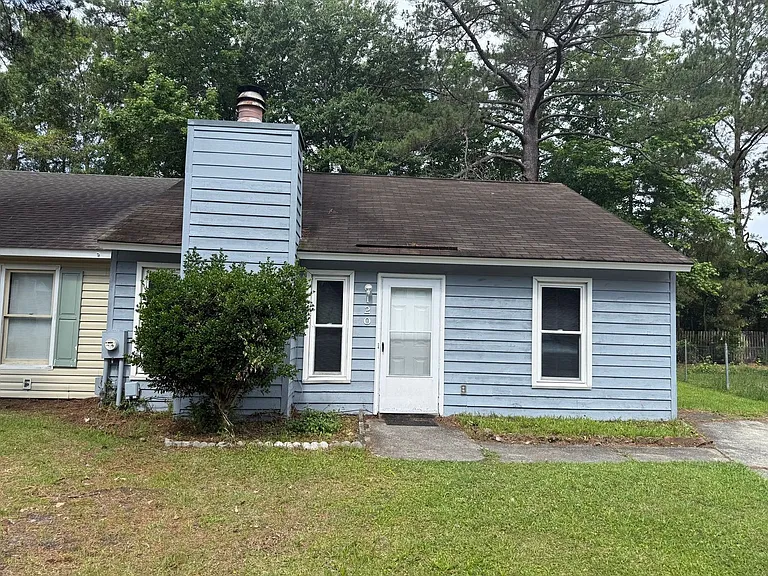 120 Corey Cir — Photo 1