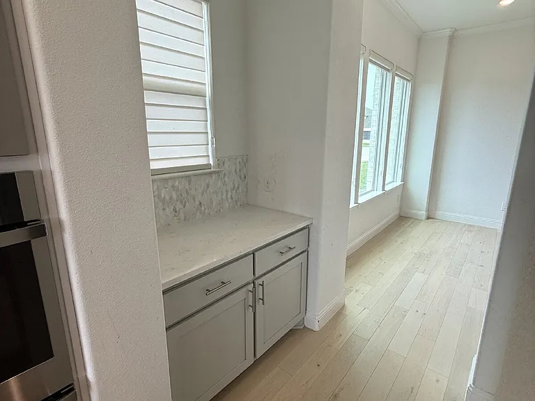 1927 Pebble Ln — Photo 16