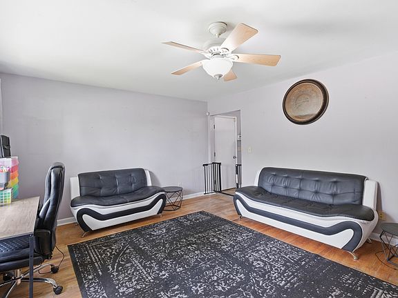 4th image of 613 E 15th St