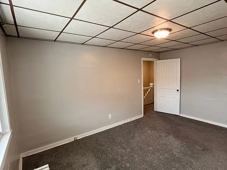 109 Kenova St — Photo 20