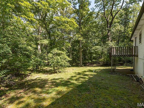 5th image of 250 Meadow Woods Rd
