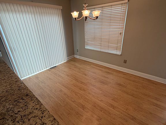 5th image of 6865 Muirfield Dr