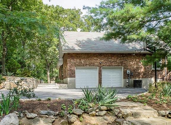 3rd image of 16 Turner Ln