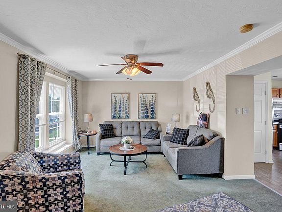 4th image of 1215 Hunter Ln