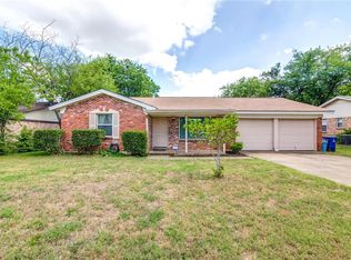 5920 Bowling Dr, Watauga, TX 76148