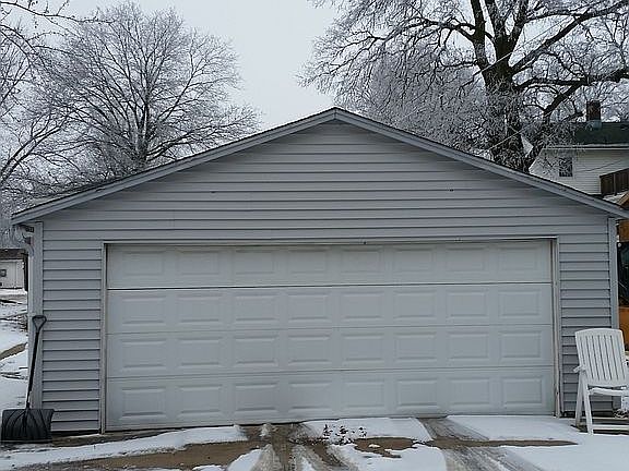 5th image of 1025 Lincoln Ave