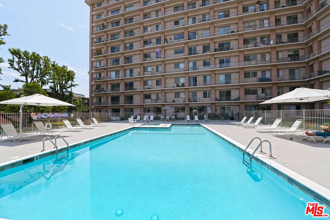 1 bed, 2.0 bath, 737 sqft, $3,150 — Photo 4