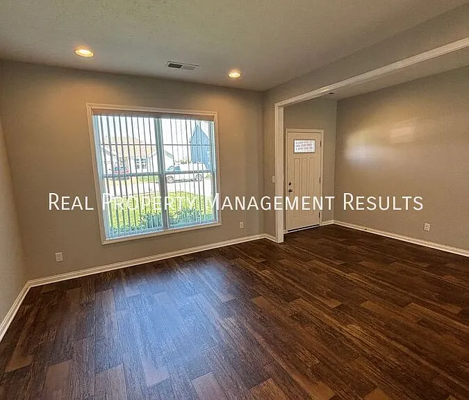 4817 White Chapel Dr — Photo 6