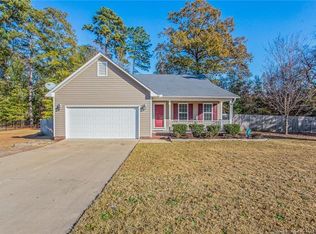 225 Hunters Creek Dr, Raeford, NC 28376