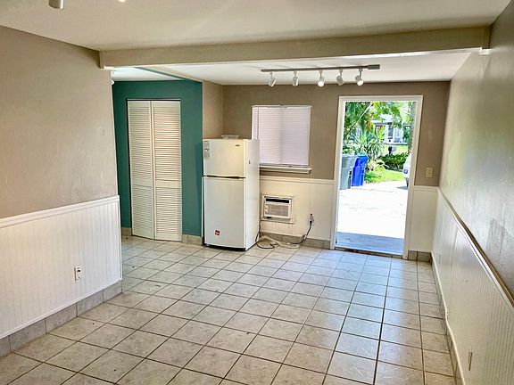 3rd image of 2608 1st St #2