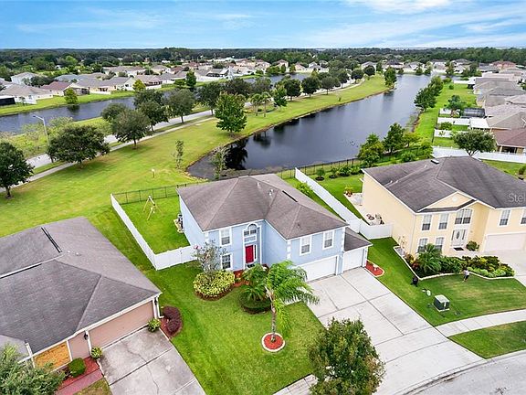 4th image of 4020 Greenleaf Dr