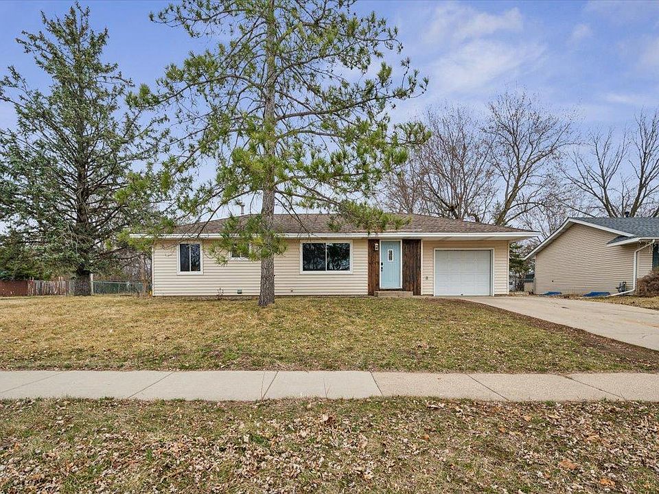 1st image of 893 Oriole Dr