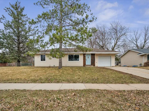 893 Oriole Dr, Apple Valley, MN 55124