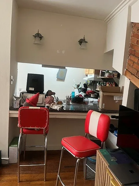 1 bed, 700 sqft, $1,200 — Photo 4
