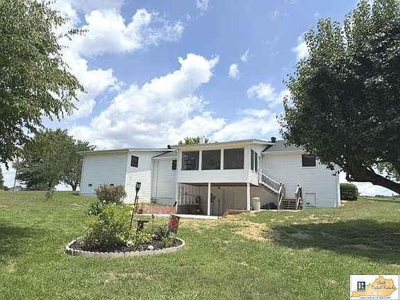 2nd image of 1203 Fountain Run Rd