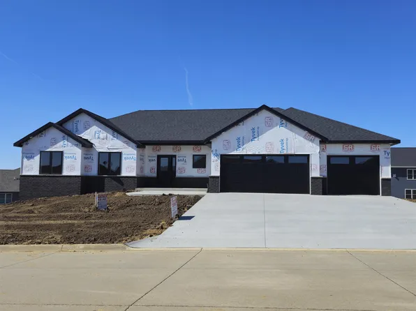 237 Angela Jean Cir, Peosta, IA 52068