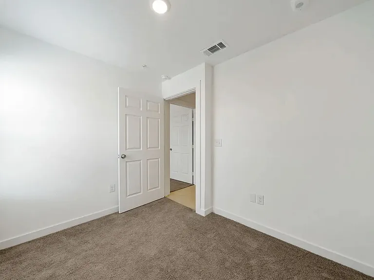 903 Canterbury #1102 — Photo 14