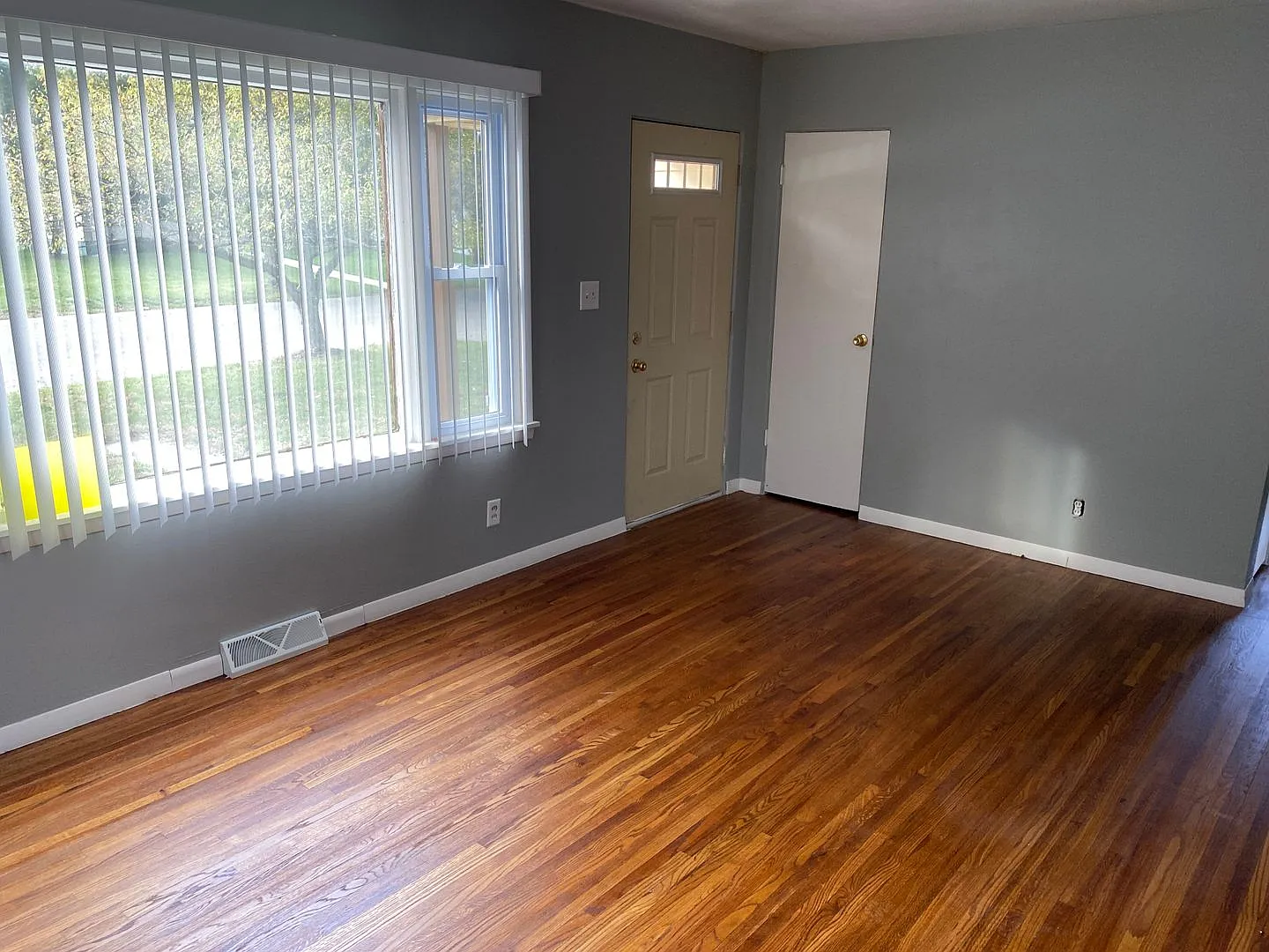 Updated 3 Bedroom, 1 Bathroom House- 1216 Beech — Photo 2