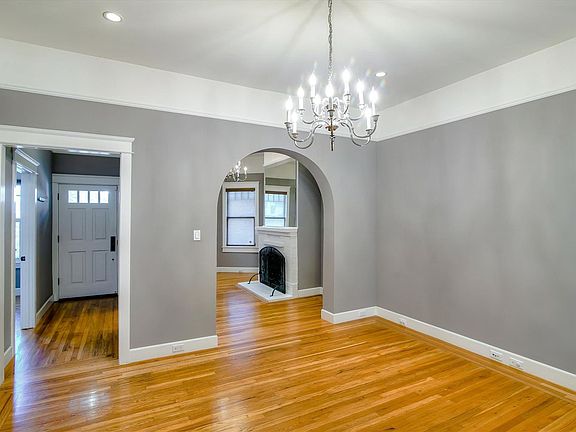 5th image of 472 Diamond St