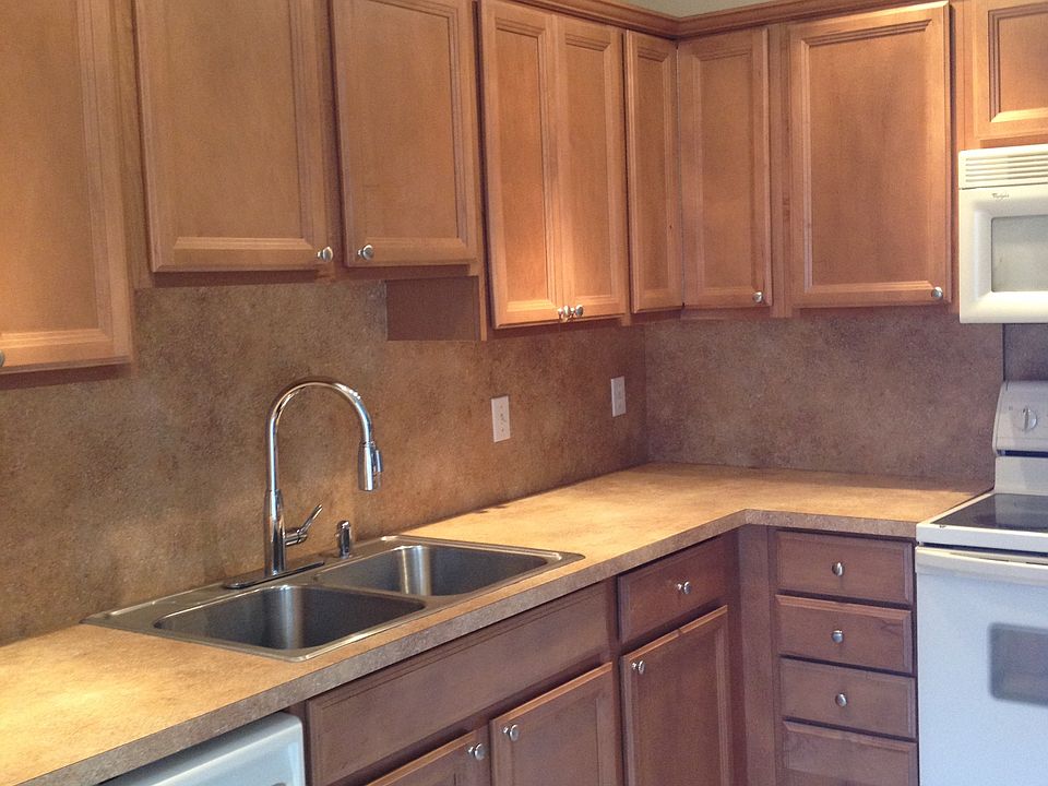 2nd image of 204 Miramar Ln