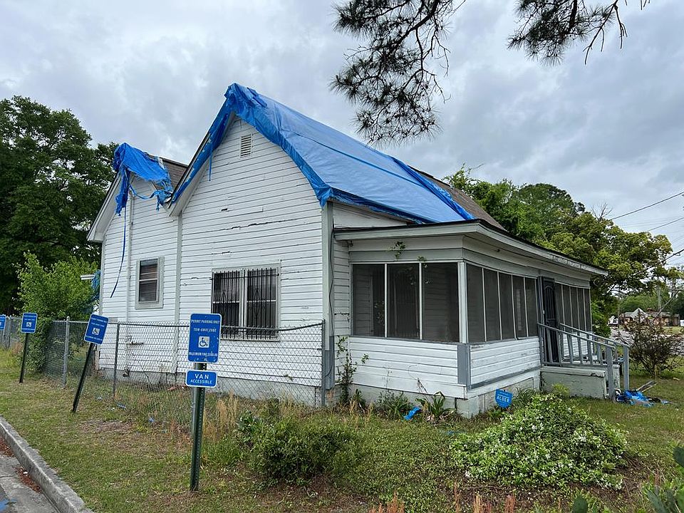 1st image of 507 Lake Park Rd