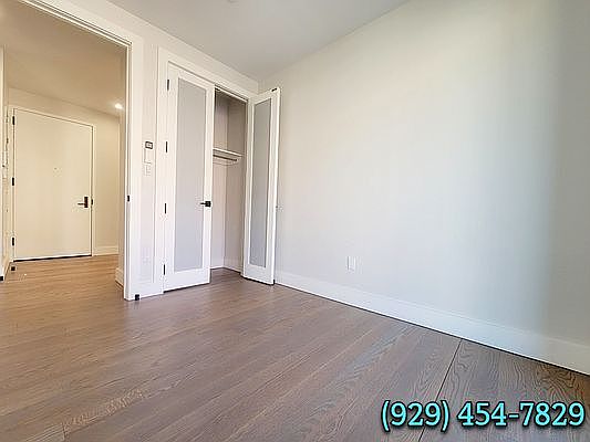 5th image of 214 Bainbridge St #2A
