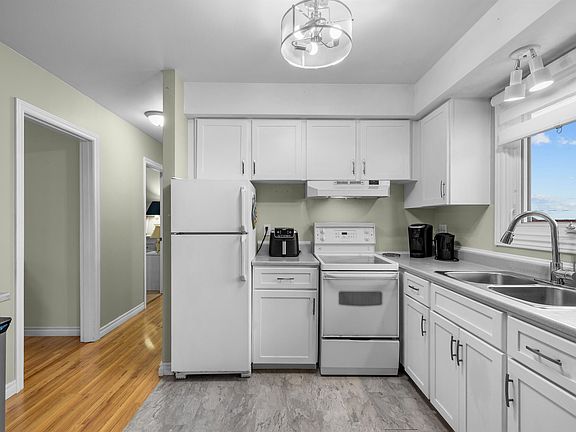 5th image of 10 Longworth St