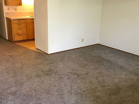 2nd image of 401 Holly St APT 12