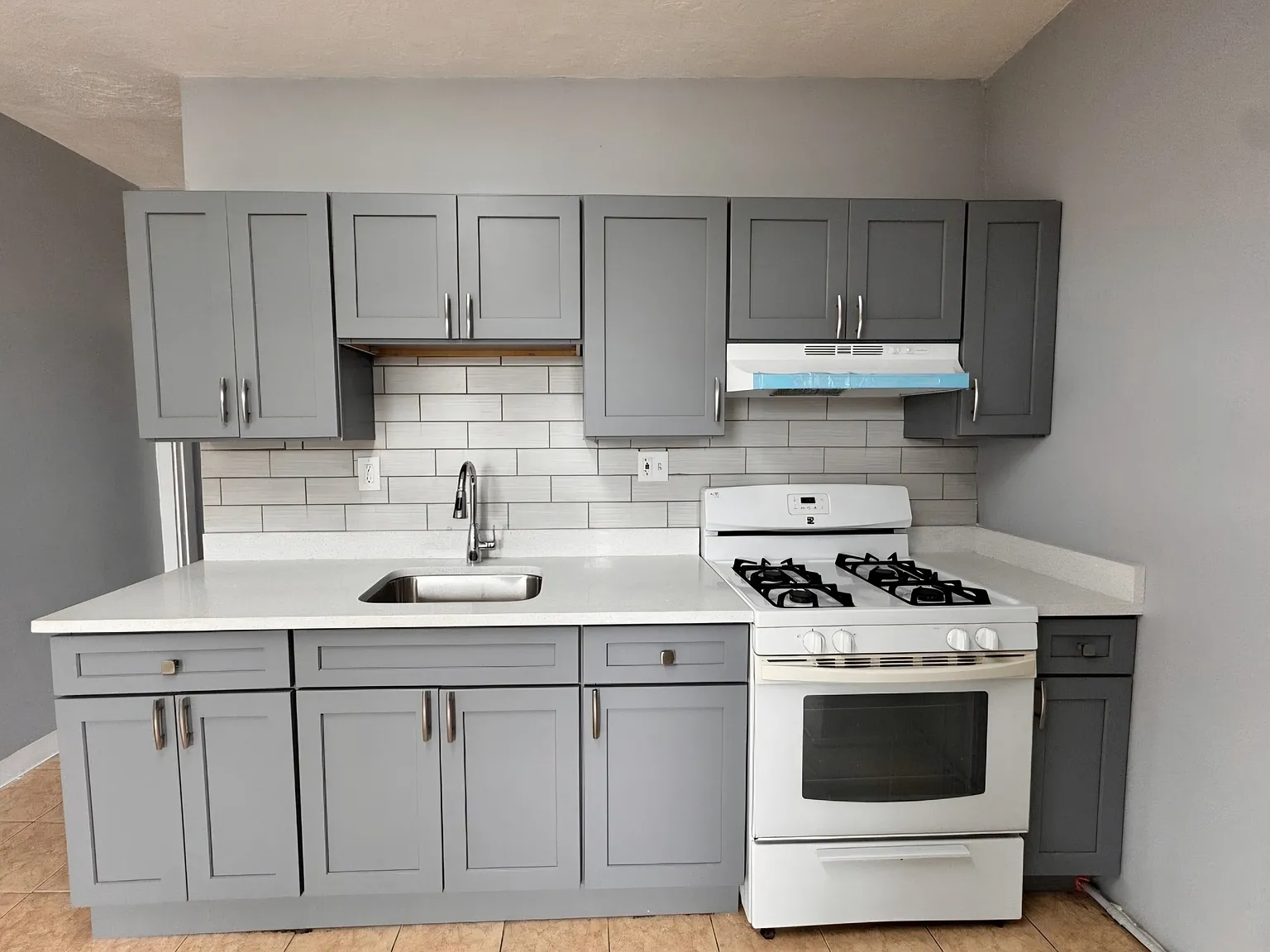 4 bed, 1400 sqft, $3,400 — Photo 1