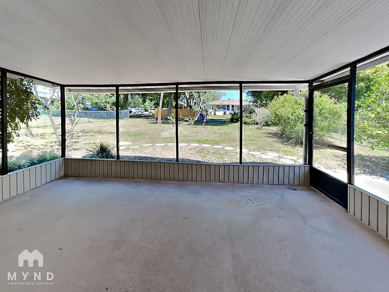 132 E Poinsettia St — Photo 18